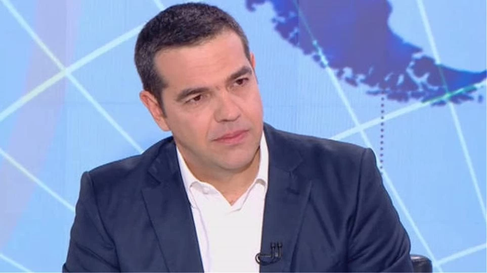 Απίστευτη επίθεση Τσίπρα σε Καραμανλή: «Άνοιξε την πόρτα για τα μνημόνια!» – «Επέλεξε να φύγει, δεν έκατσε να δώσει τη μάχη»